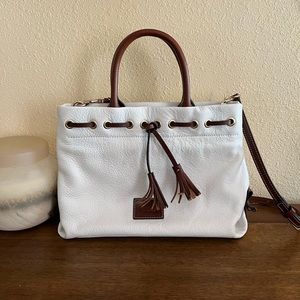 💥SOLD!! Dooney & Bourke White Cross body Tote
